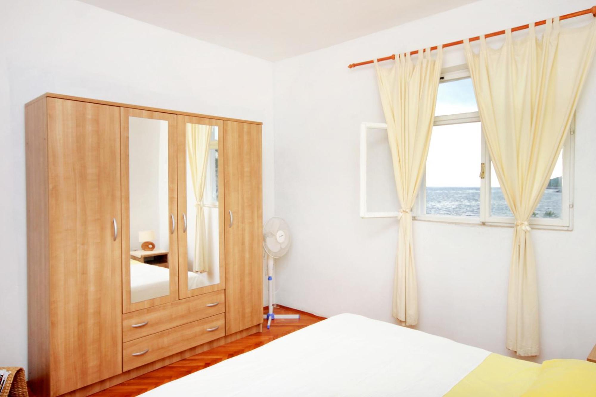 Apartments By The Sea Zavalatica, Korcula - 189 Номер фото